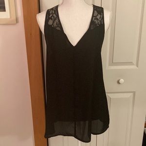 Black lace trimmed tank sz m